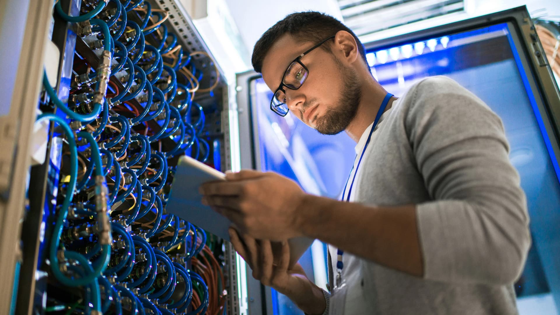 Why Disconnected Applications Create Friction Across Business Workflows